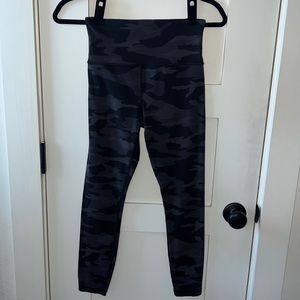 Athleta Elation Camo 7/8 Tight Leggings